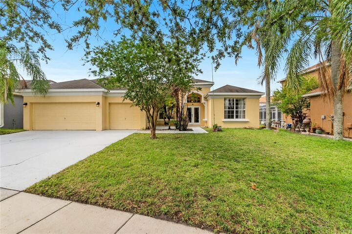 Property Photo: 730 Bridgeway Blvd FL 32828