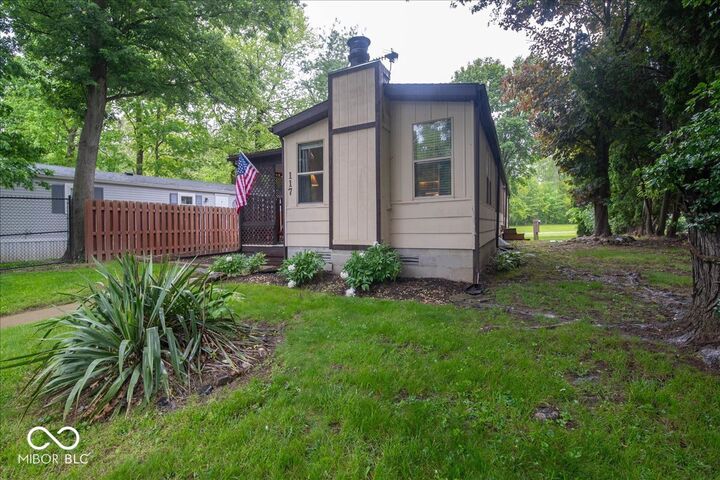 Property Photo:  117 Cottonwood Drive  IN 46034 