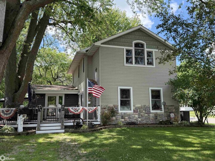 Property Photo: 715 S 12th Street IA 50428