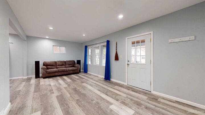 Property Photo:  811 W A Street  MI 49801 