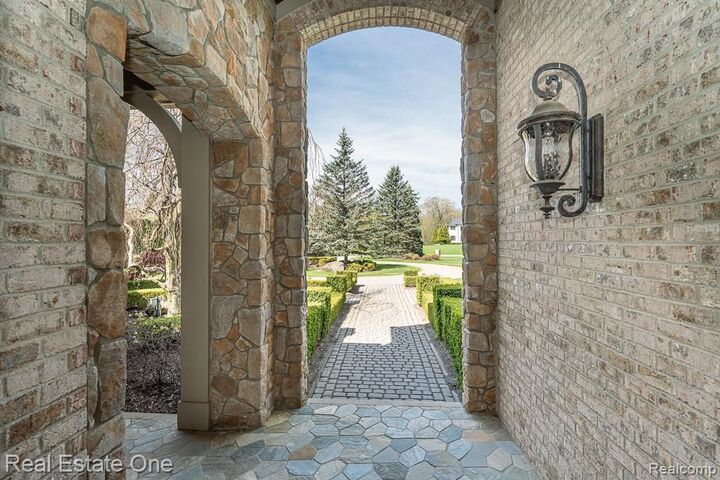 Property Photo:  78642 Harvest Lane  MI 48065 1819 