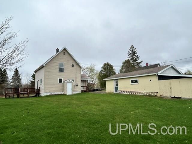 Property Photo:  43959 Sixth Avenue  MI 49905 