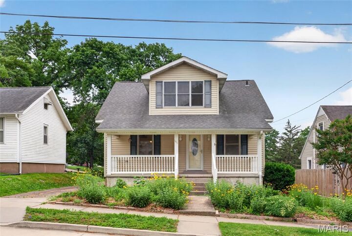 Property Photo: 1411 Rose Street MO 63701