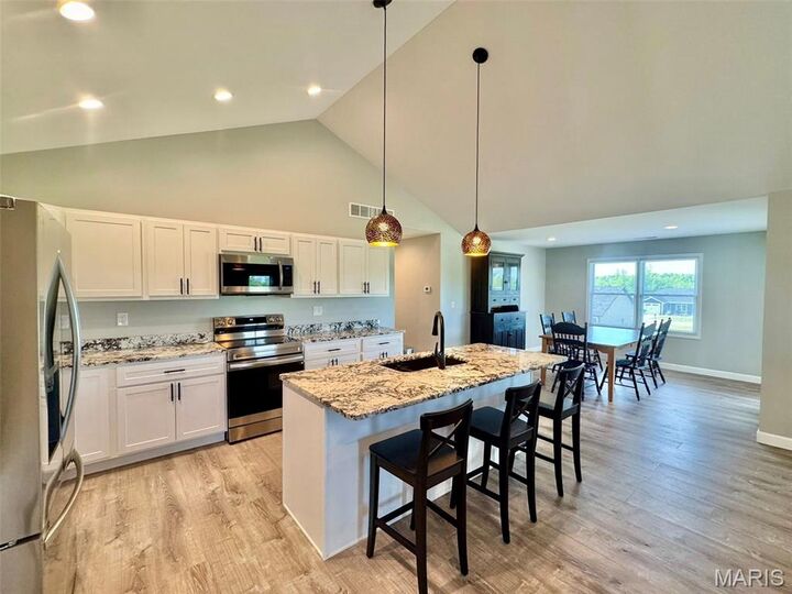 Property Photo: 200 W Larkspur Court MO 63401
