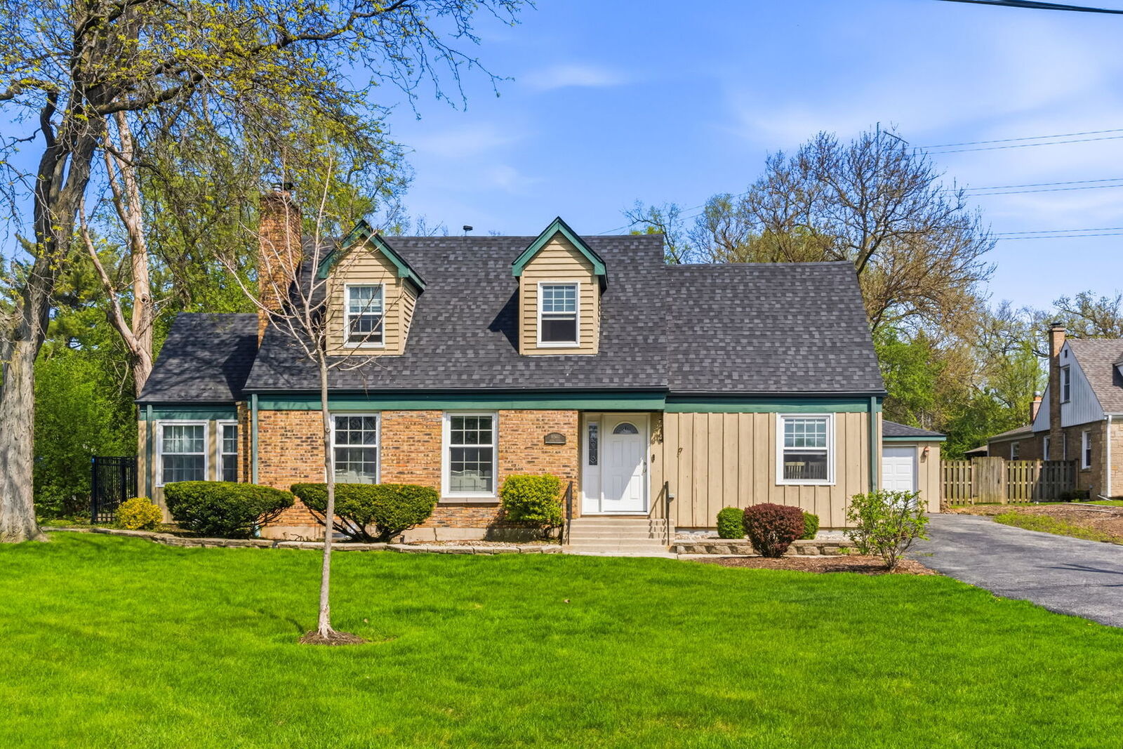 Property Photo: S611 Cedar Avenue IL 60126