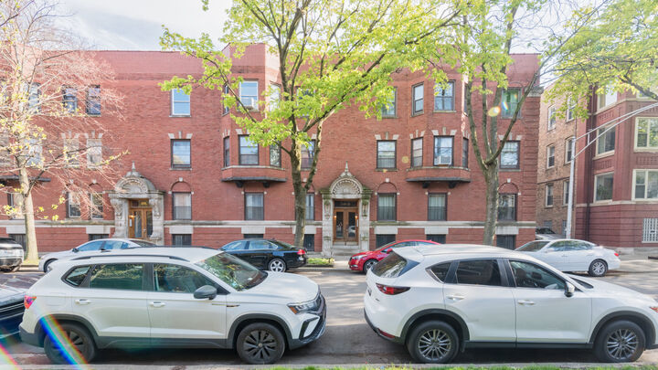 Property Photo:  1327 E 52nd Street 302  IL 60615 