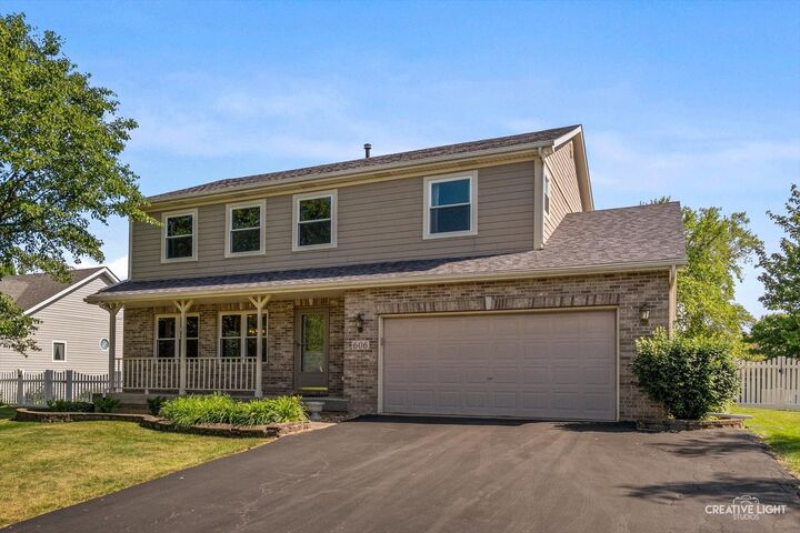 Property Photo: 606 Otter Way IL 60543