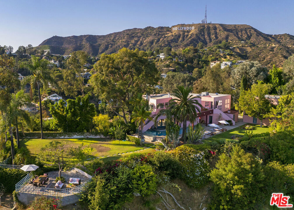 Property Photo:  2980 Hollyridge Drive  CA 90068 