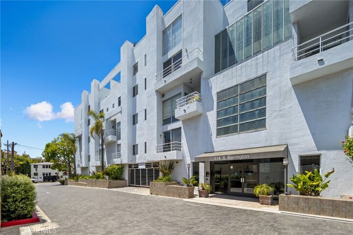 Property Photo: 520 S Barrington Avenue 116 CA 90049