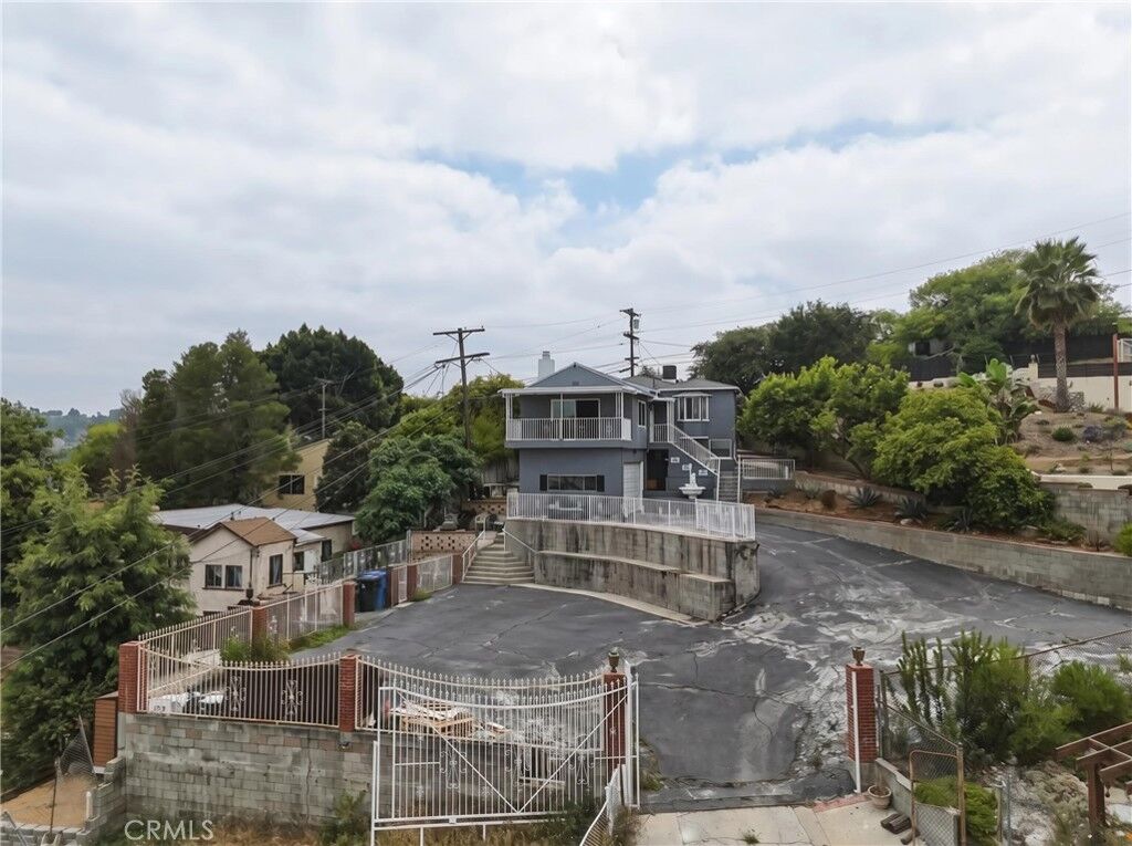 Property Photo:  1745 College View Place  CA 90041 
