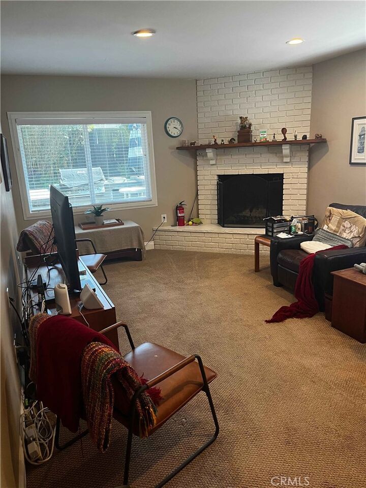 Property Photo:  5150 E Vista Hermosa Street  CA 90815 