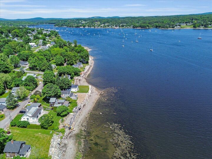 Property Photo:  48 Ocean Street  ME 04915 