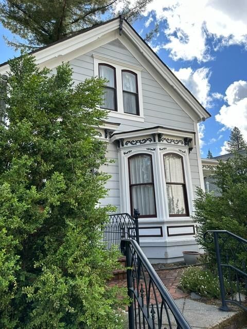 Property Photo:  523 W Broad Street  CA 95959 