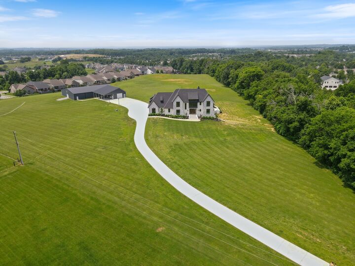 Property Photo: 2996 S Rutland Rd TN 37122