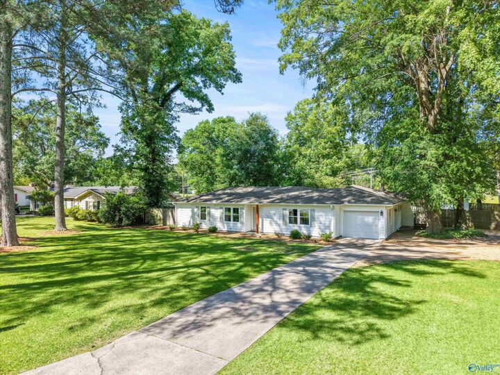 Property Photo:  1721 Pennylane SE  AL 35601 