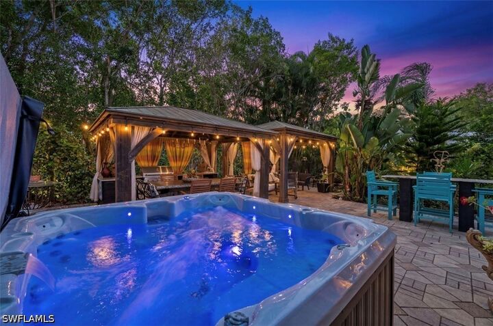 Property Photo: 38 Willoughby Drive FL 34110
