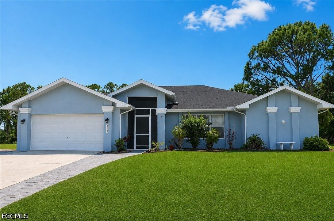 Property Photo: 5005 28th Street SW FL 33973