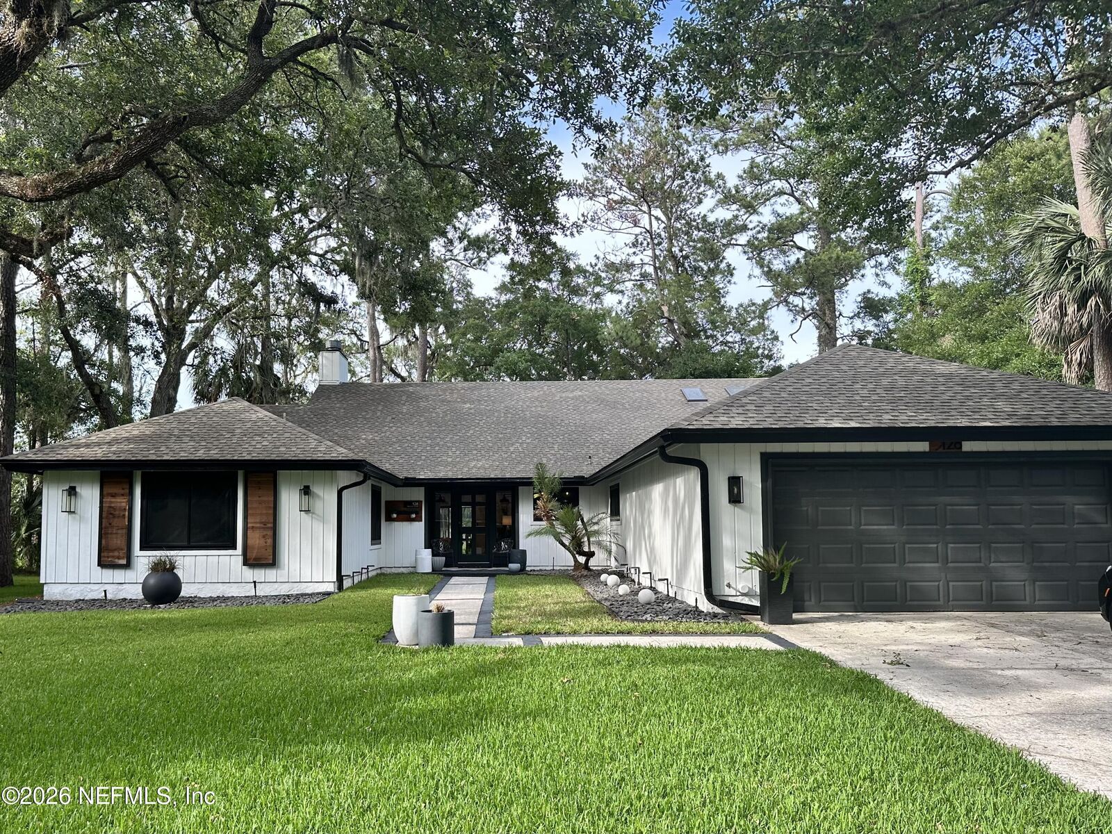 Property Photo: 128 Nandina Circle FL 32082