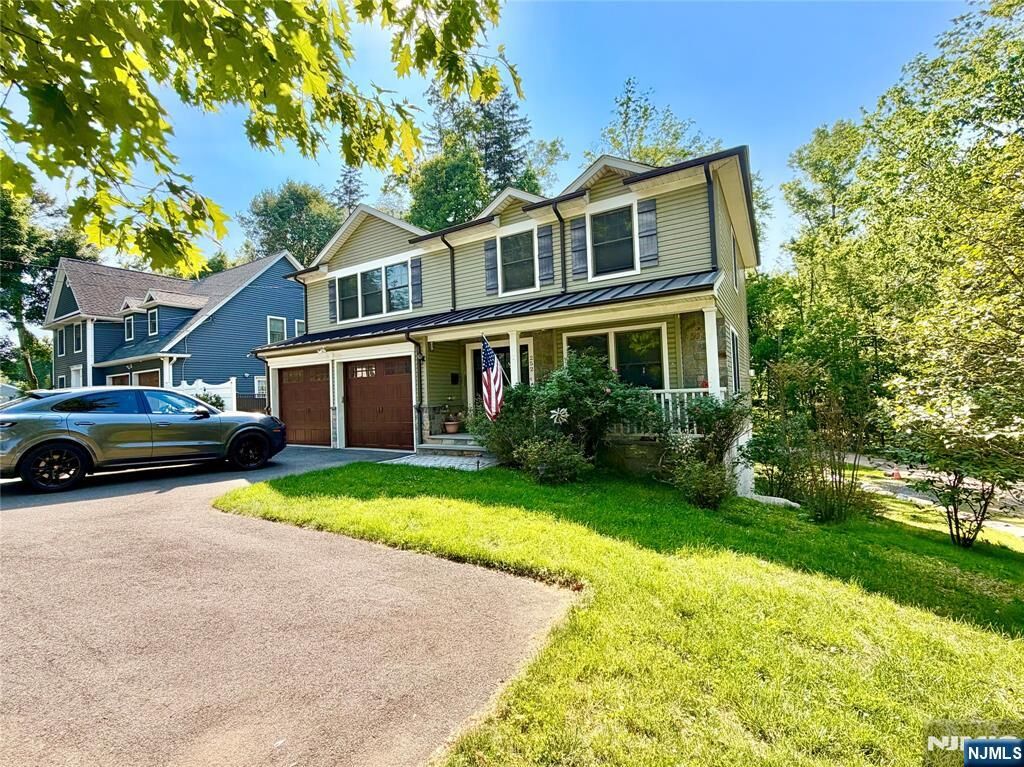 Property Photo:  252 4th Avenue  NJ 07675 