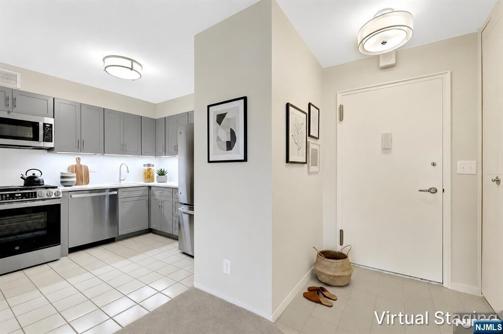 Property Photo: 2000 Linwood 14 0 NJ 07024