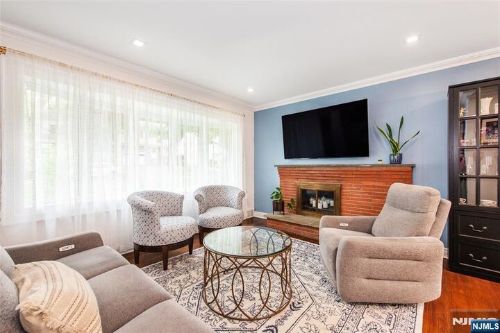 Property Photo:  19 Plymouth Place  NJ 07068 