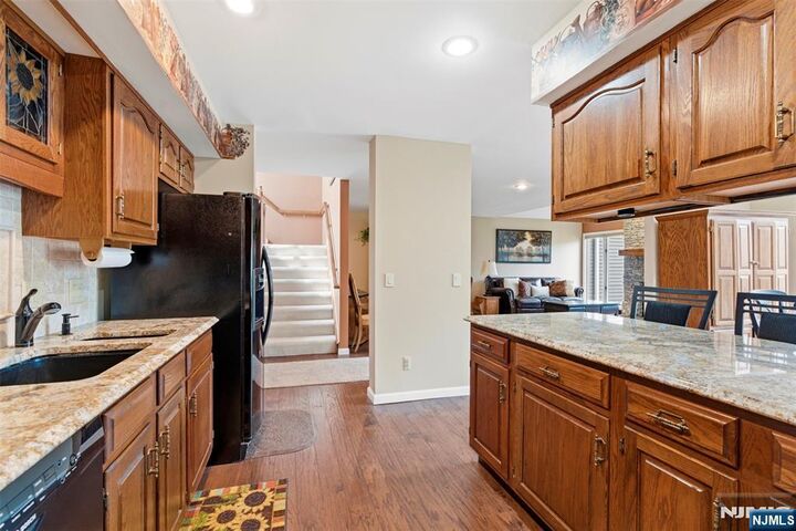 Property Photo:  25 Stone Row Lane  NJ 07438 