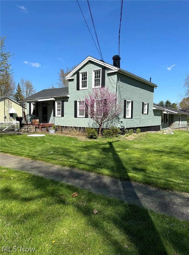 Property Photo:  118 East Street  OH 44090 