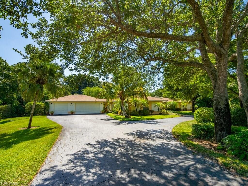 Property Photo: 610 West St FL 34108