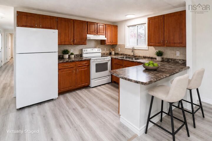 Property Photo:  525 Thorn Avenue  NS B4E 1P5 