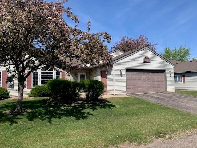 Property Photo:  1344 Carriage Drive 1344-B  WI 54016 