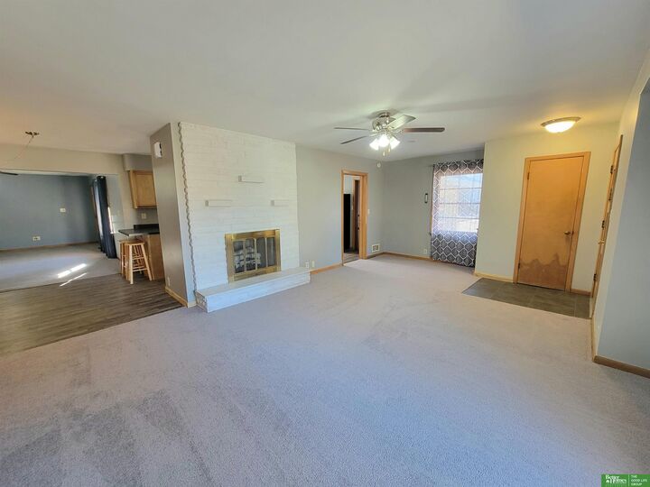 Property Photo:  1006 E 12th Street  NE 68467 