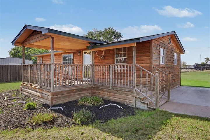 Property Photo:  306 W 1st Street  OK 73532 