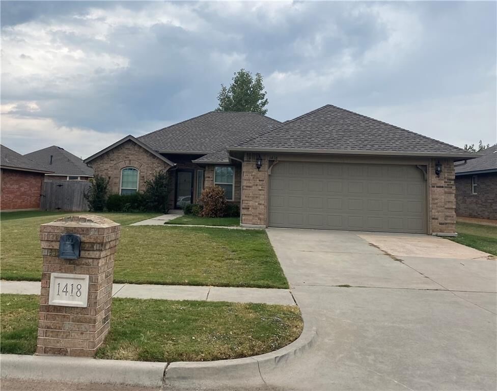 Property Photo:  1418 Spoonwood Road  OK 73071 