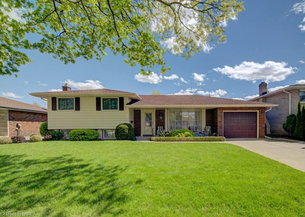 Property Photo:  11 Pippin Drive  ON N3R 5V8 