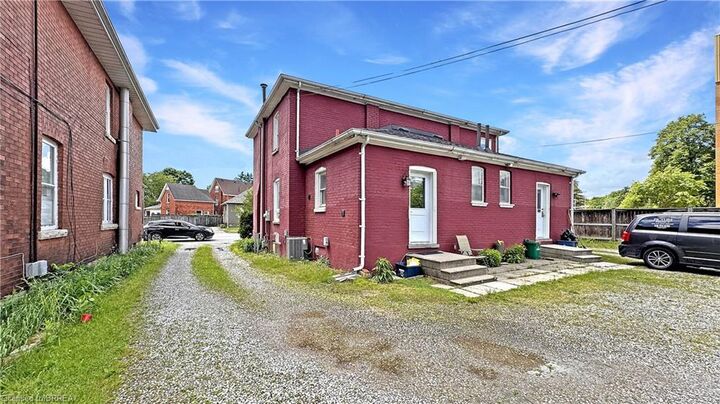 Property Photo:  273 Brant Avenue  ON N3T 3J6 