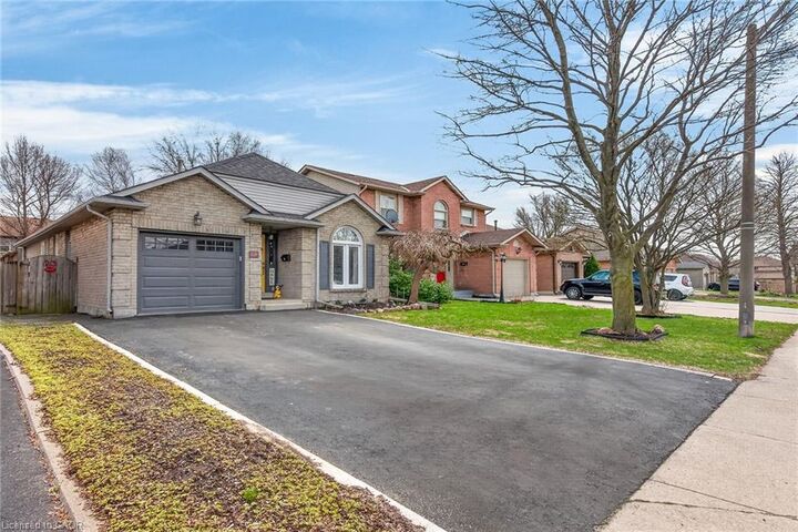 Property Photo:  23 Juliebeth Drive  ON L9B 2N6 