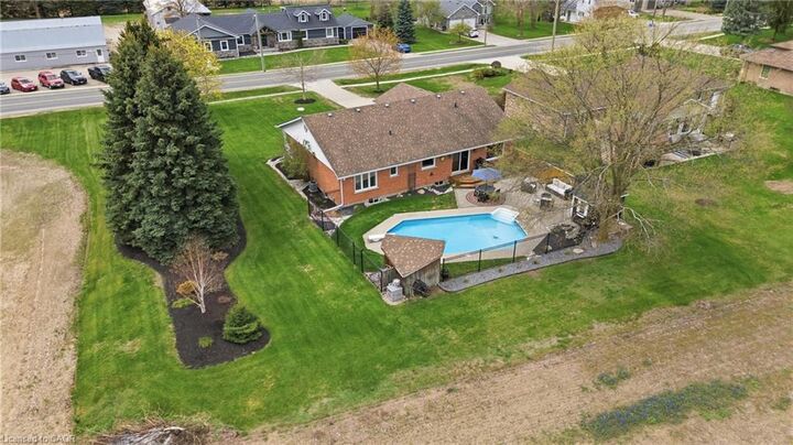 Property Photo:  116 Baird Street  ON N0J 1B0 