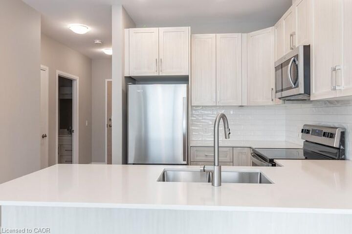 Property Photo:  104 Garment Street 1706  ON N2G 0C8 