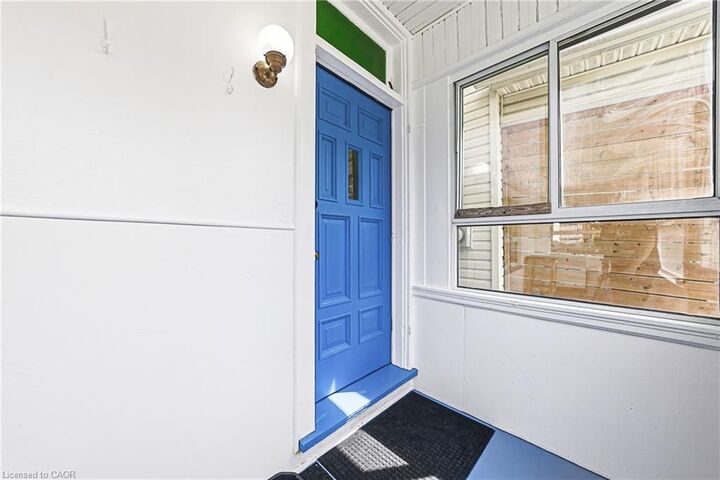 Property Photo:  43 Harvey Street  ON L8L 2L9 