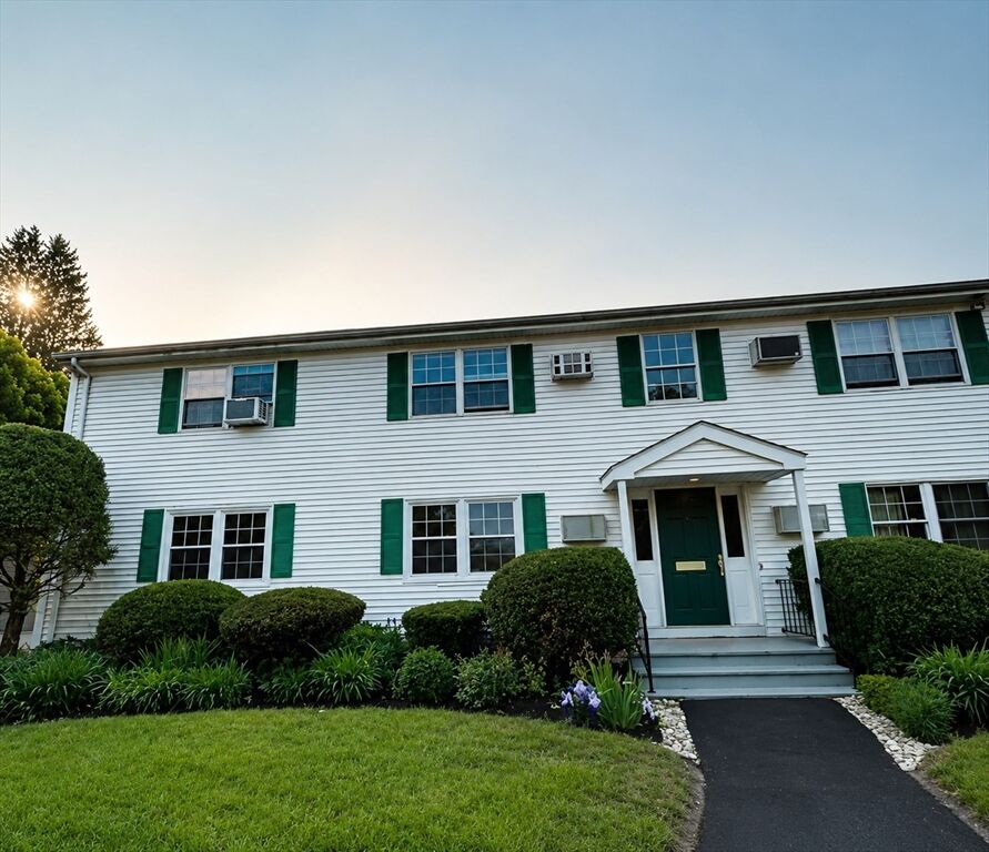 Property Photo:  6 Wysocki Drive 20  MA 01571 