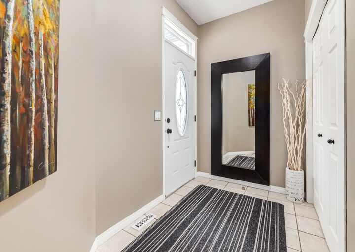 Property Photo:  124 Copperfield Green SE  AB T2Z 4T9 