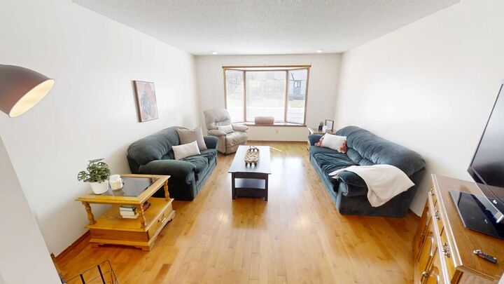 Property Photo:  85 Cayuga Crescent W  AB T1K 5H4 