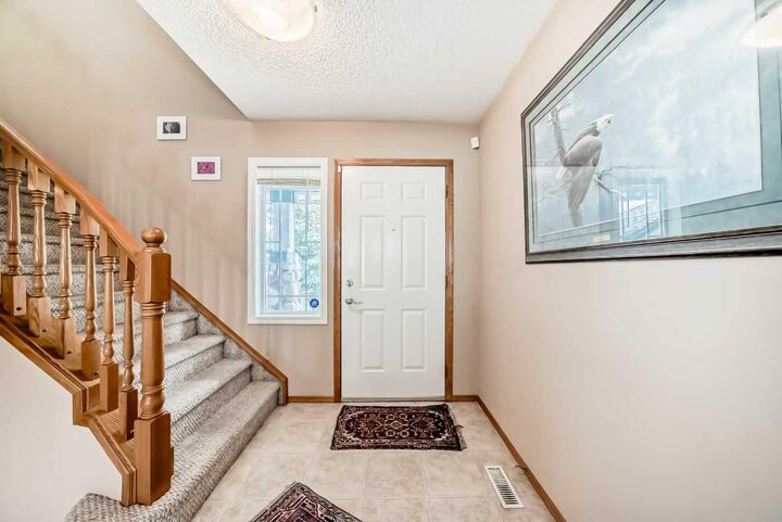 Property Photo:  203 West Lakeview Circle  AB T1X 1M5 