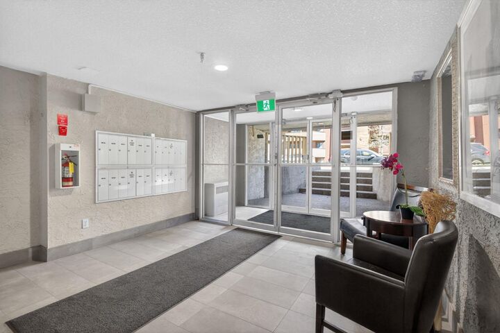 Property Photo:  809 4 Street NE 202  AB T2E 3S9 