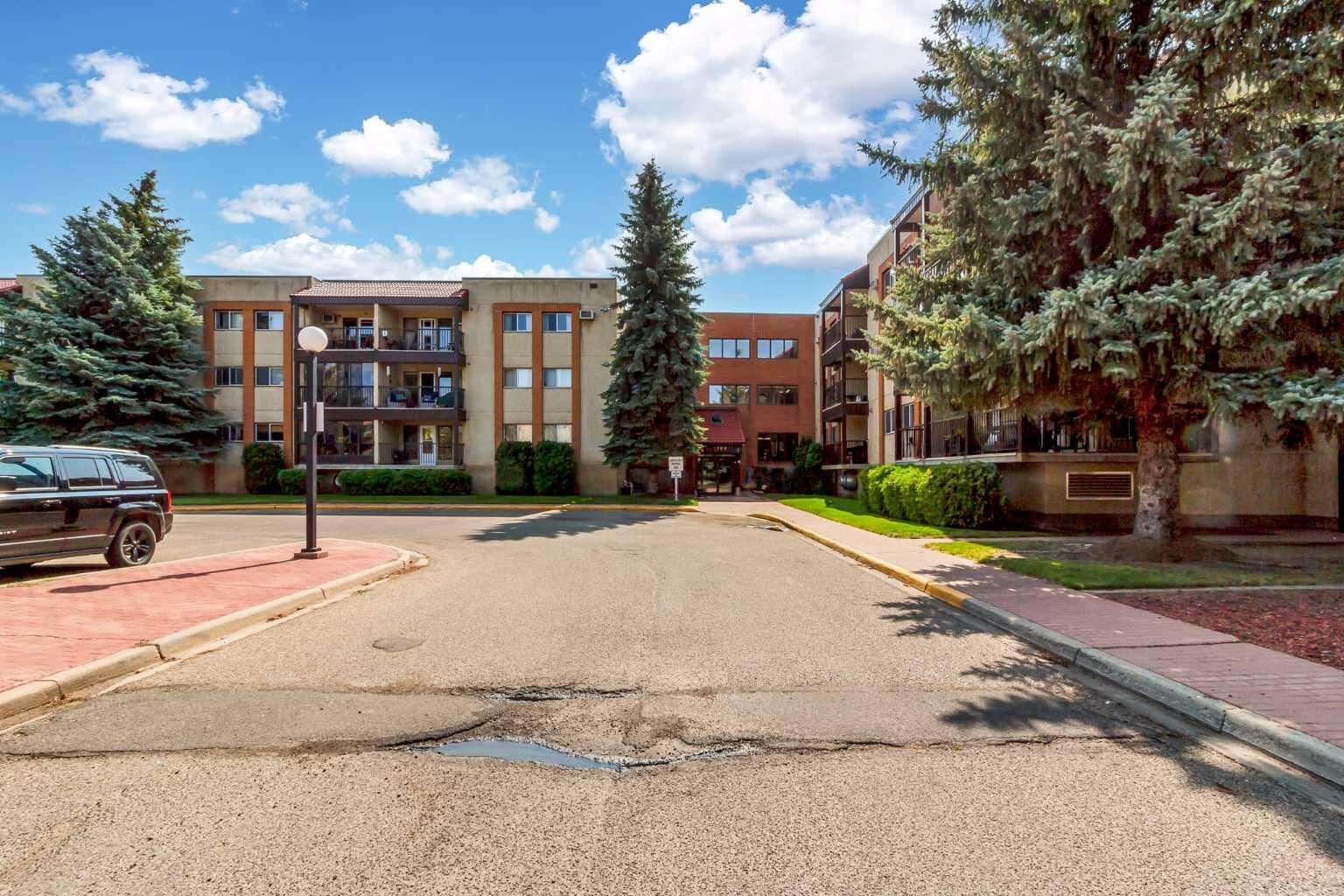 Property Photo:  1480 Southview Drive SE 143  AB T1B 3Z3 