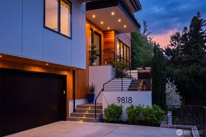 Property Photo:  9818 SE 42nd Place  WA 98040 