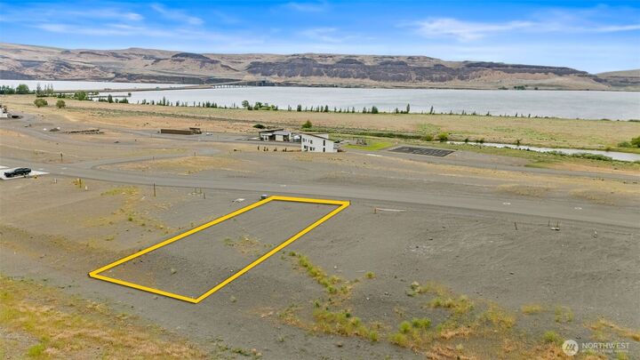 Property Photo: 501 Bridgeview Drive WA 98950