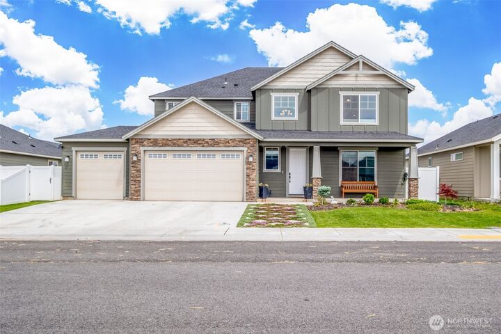 Property Photo: 721 J Street NE WA 98848