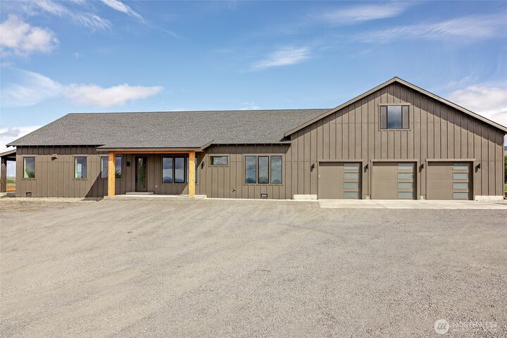 Property Photo: 221 Dylani Lane WA 98926