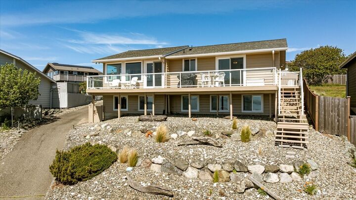 Property Photo:  724  Hacienda Drive  WA 98239 